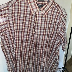 Men’s plaid button up
